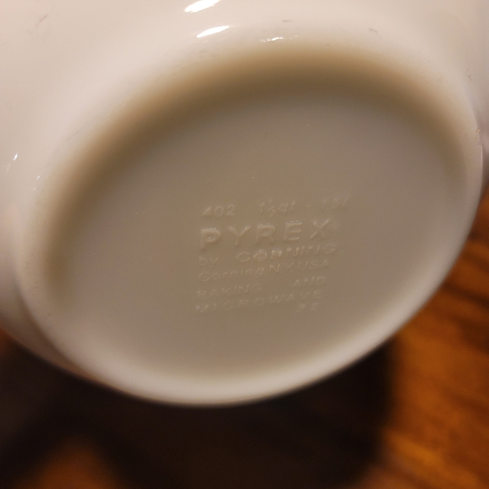 Pyrex Spring Blossom 402 - Picture 3 of 3